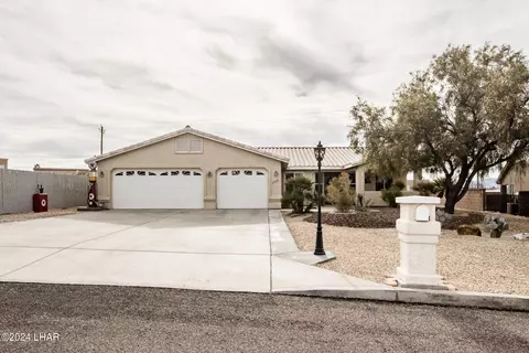 3030 Arabian Dr, Lake Havasu City, AZ 86404