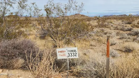 3332 W Yellow Bird Dr, Yucca, AZ 86438