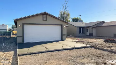1940 W River Bend Circle Cir, Bullhead City, AZ 86442