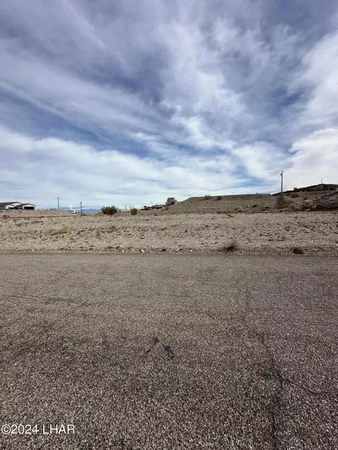 7832 N Wagon Wheel Dr, Lake Havasu City, AZ 86404
