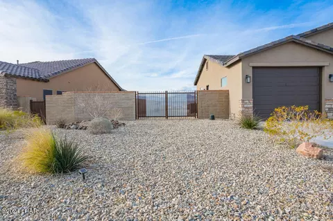 2921 Steamboat Drive Dr, Bullhead City, AZ 86429