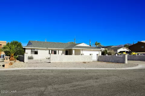2855 Swanee Ln, Lake Havasu City, AZ 86403