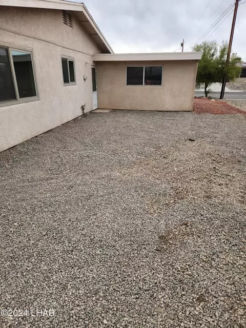 2695 Smoketree Ave N, Lake Havasu City, AZ 86403