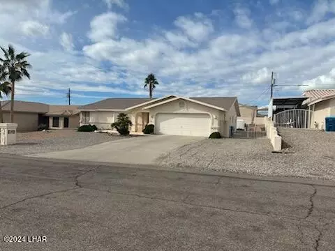 939 Wigwam Dr, Lake Havasu City, AZ 86406