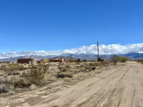 4170 W Wilshire Rd, Yucca, AZ 86438