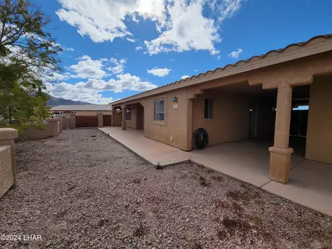 7569 N Rancho Vista Dr, Lake Havasu City, AZ 86404
