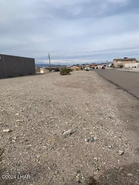 2557 N Kiowa Blvd, Lake Havasu City, AZ 86403