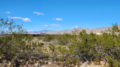 9 W 62 Acres W Collins Dr, Golden Valley, AZ 86413