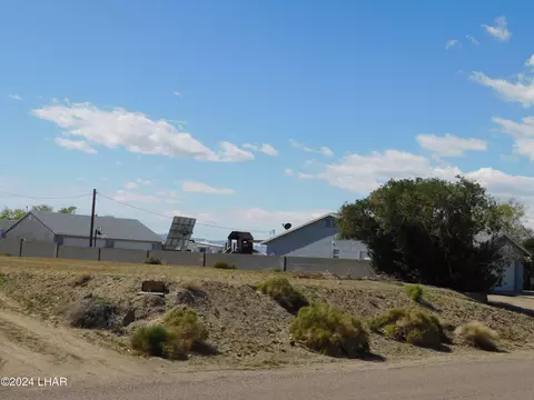 2445 E Arapaho Rd, Fort Mohave, AZ 86426