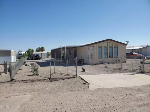 630 W Hagley Loop, Quartzsite, AZ 85346