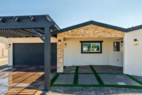 2860 War Eagle Dr, Lake Havasu City, AZ 86406