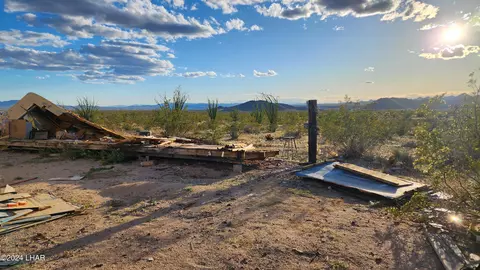 14279 Anegam Rd, Yucca, AZ 86438 photo 9
