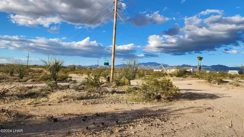 14279 Anegam Rd, Yucca, AZ 86438 photo 21
