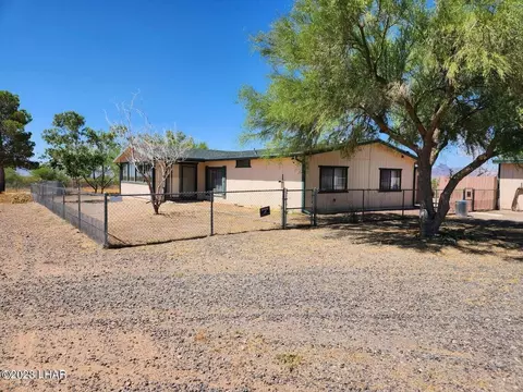 4620 W Quartzite Dr, Golden Valley, AZ 86413
