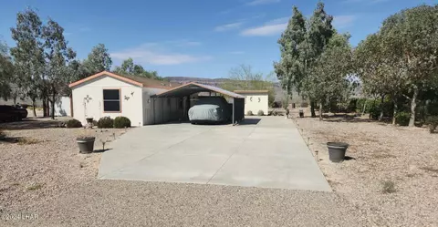 10723 S Paradise Trails Rd, Yucca, AZ 86438