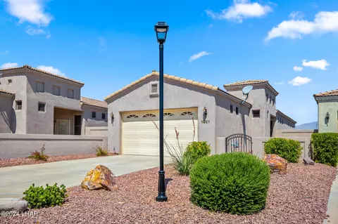 1021 Bella Luna Dr, Bullhead City, AZ 86429