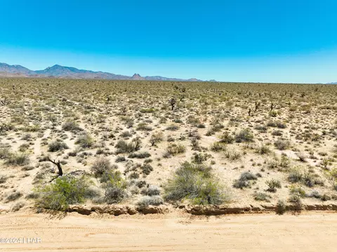 606 S Billy The Kid Rd # A, Yucca, AZ 86438