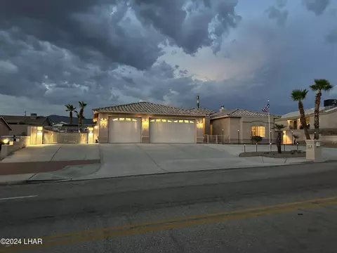 2721 Rainbow Ave N, Lake Havasu City, AZ 86403