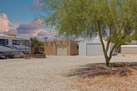 49600 Opal Ave, Quartzsite, AZ 85346