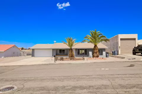 2895 Pepperwood Dr, Lake Havasu City, AZ 86404
