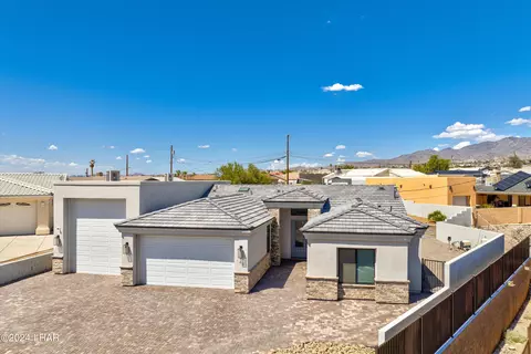 160 Seneca Ln, Lake Havasu City, AZ 86403
