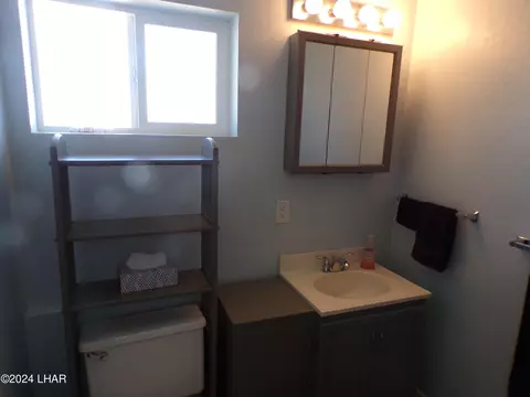 Bath - 44351 Main St, Bouse, AZ 85325 photo 1 of 1