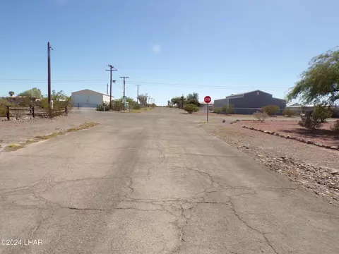 Exterior - 44351 Main St, Bouse, AZ 85325 photo 16 of 21