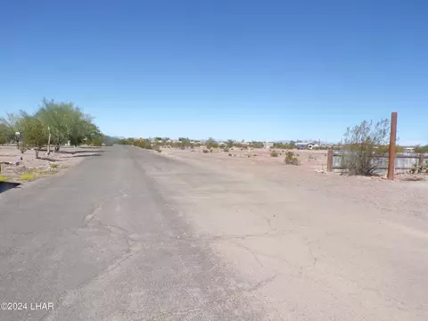 Exterior - 44351 Main St, Bouse, AZ 85325 photo 15 of 21