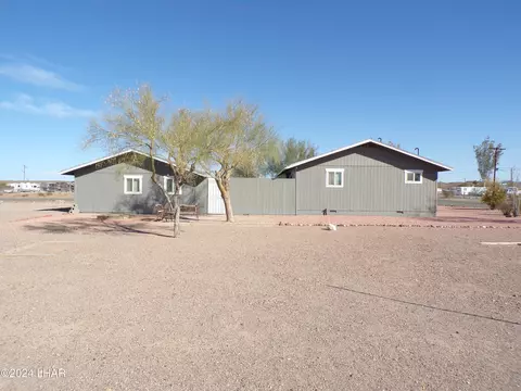 Exterior - 44351 Main St, Bouse, AZ 85325 photo 18 of 21