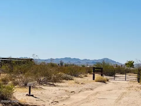 32156 Avenue 41 E, Bouse, AZ 85325