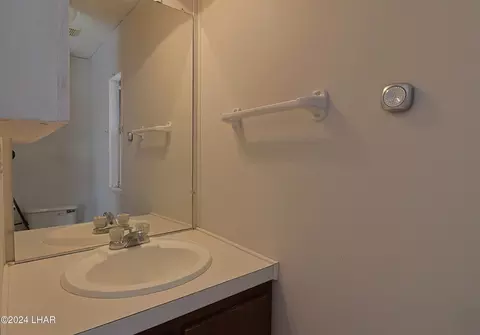 Bath - 27625 Frame Ave, Bouse, AZ 85325 photo 1 of 2