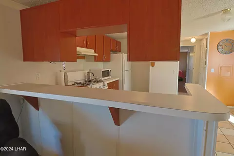 Kitchen - 27625 Frame Ave, Bouse, AZ 85325 photo 3 of 7