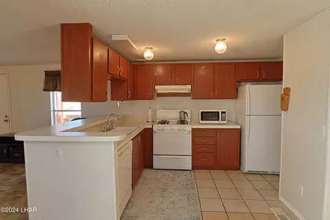 Kitchen - 27625 Frame Ave, Bouse, AZ 85325 photo 1 of 7