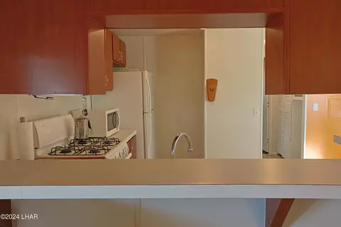 Kitchen - 27625 Frame Ave, Bouse, AZ 85325 photo 6 of 7
