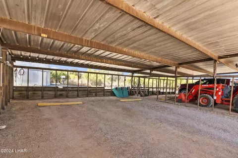 Exterior - 11104 E Blue Dog Ranch Rd, Kingman, AZ 86401 photo 8 of 14