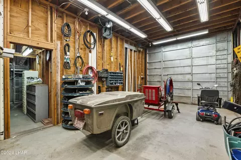 Exterior - 11104 E Blue Dog Ranch Rd, Kingman, AZ 86401 photo 7 of 14