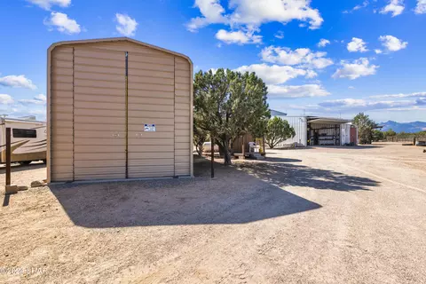 Exterior - 11104 E Blue Dog Ranch Rd, Kingman, AZ 86401 photo 6 of 14