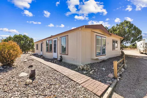 Exterior - 11104 E Blue Dog Ranch Rd, Kingman, AZ 86401 photo 5 of 14