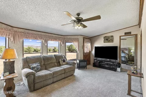 Living - 11104 E Blue Dog Ranch Rd, Kingman, AZ 86401 photo 1 of 2