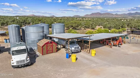 Exterior - 11104 E Blue Dog Ranch Rd, Kingman, AZ 86401 photo 9 of 14
