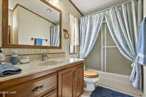 Bath - 11104 E Blue Dog Ranch Rd, Kingman, AZ 86401 photo 2 of 4