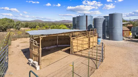 Exterior - 11104 E Blue Dog Ranch Rd, Kingman, AZ 86401 photo 10 of 14
