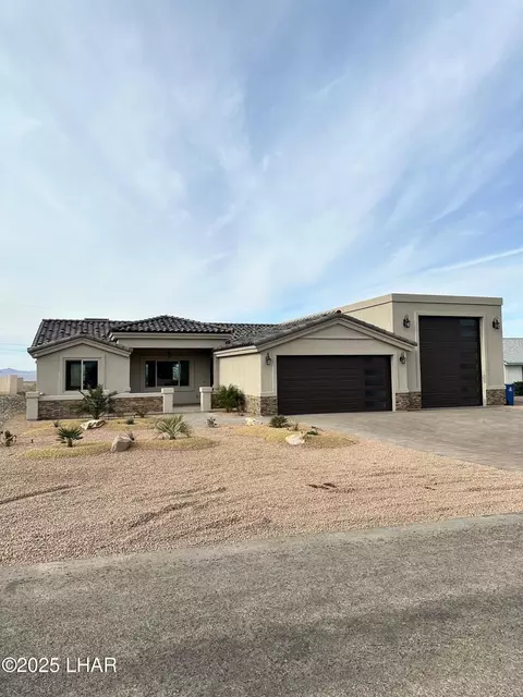 655 Sand Dab Dr, Lake Havasu City, AZ 86404