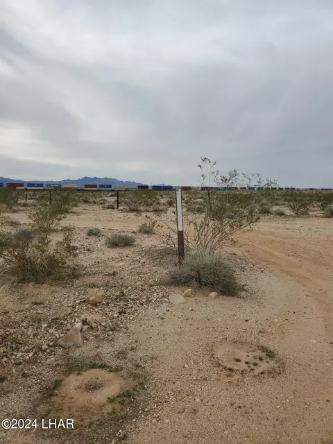 10018 Apache Rd, Yucca, AZ 86438 photo 20