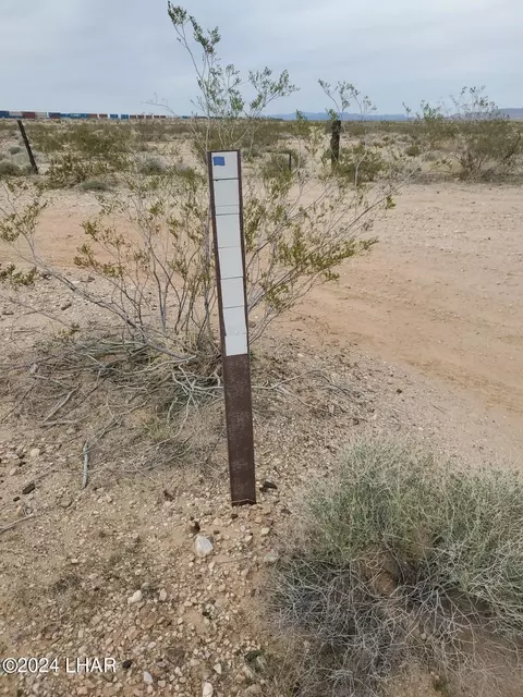 10018 Apache Rd, Yucca, AZ 86438 photo 21