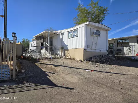 10684 Crystal Cyn W, Parker, AZ 85344