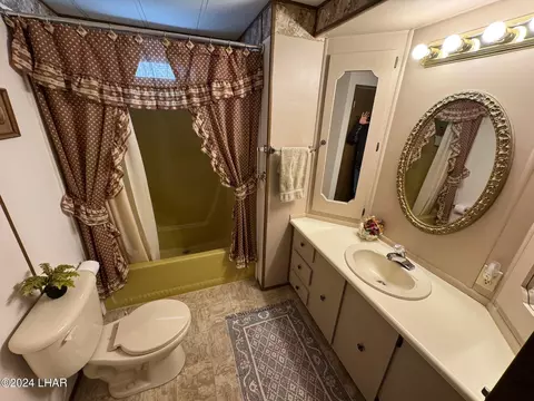 Bath - 25514 Pendleton Way, Bouse, AZ 85325 photo 1 of 1