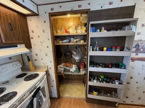 Kitchen - 25514 Pendleton Way, Bouse, AZ 85325 photo 2 of 2