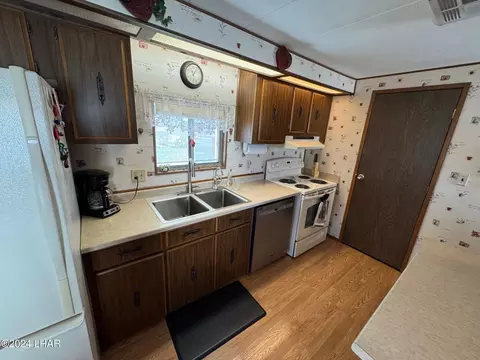 Kitchen - 25514 Pendleton Way, Bouse, AZ 85325 photo 1 of 2