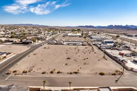 3552 Kearsage Dr, Lake Havasu City, AZ 86406